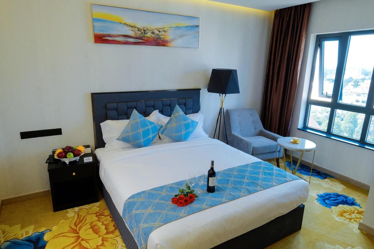 Diamond Hotel Thu Dau Mot Esterno foto